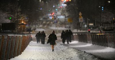 W weekend będzie chłodno, śnieżnie i wietrznie; IMGW ostrzega przed oblodzeniem w całym kraju